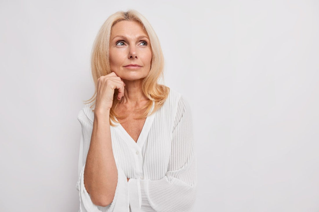 Opadanje kose u menopauzi: uzroci, simptomi i rešenja