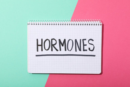 Hormoni i kosa: zašto hormonski disbalans dovodi do opadanja